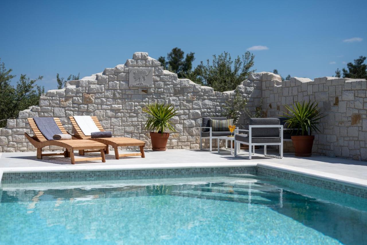 Villa Mista Sutivan Exteriör bild